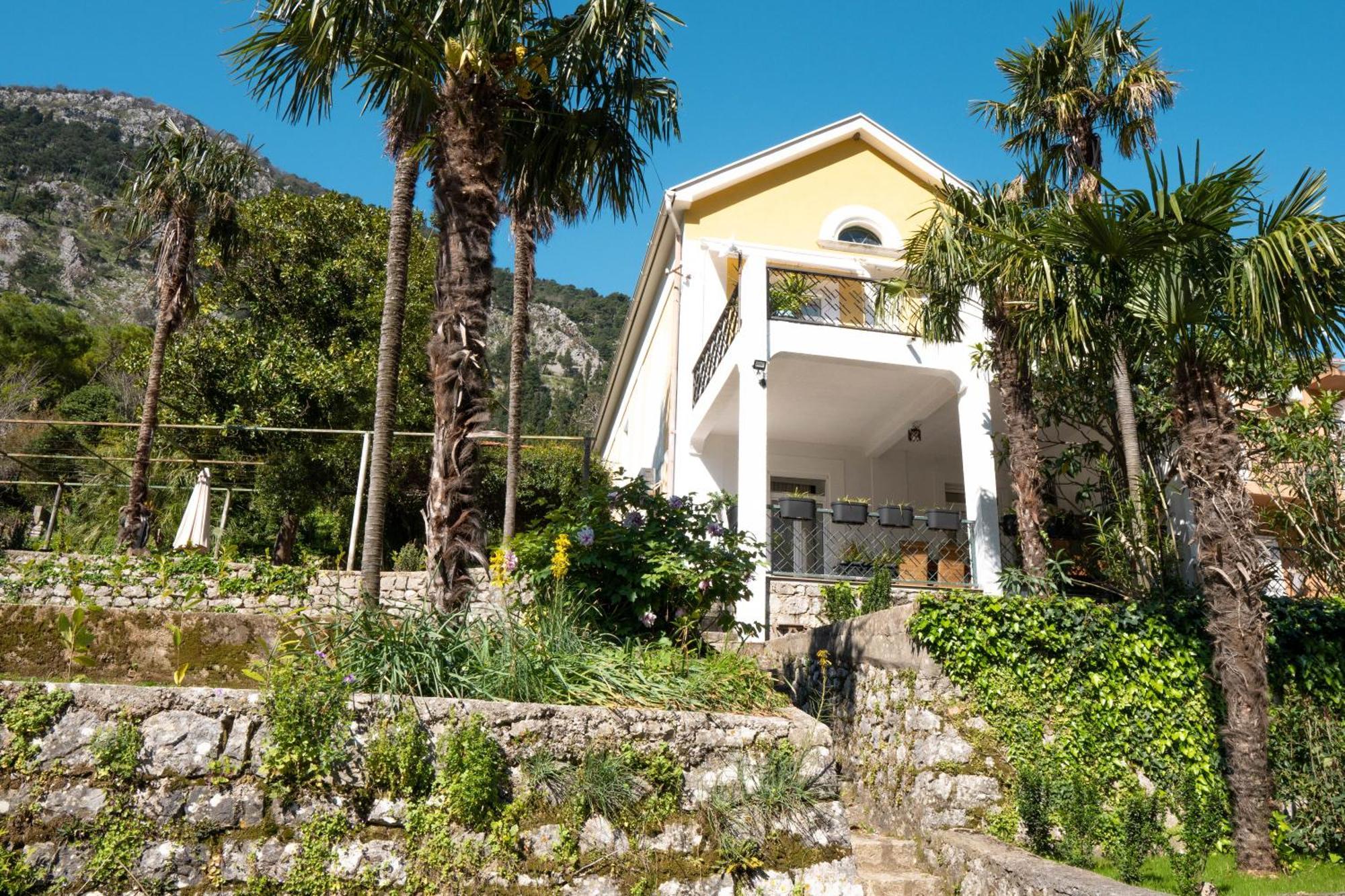Glanz Antique Paradise Near The Sea Villa