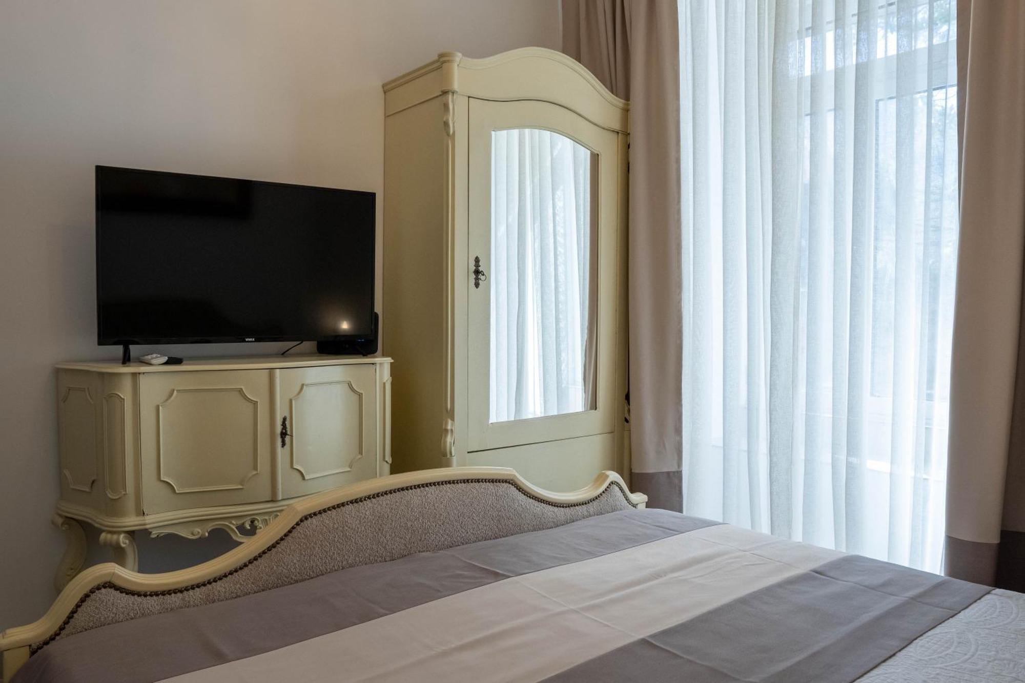 Glanz Antique Paradise Near The Sea Villa