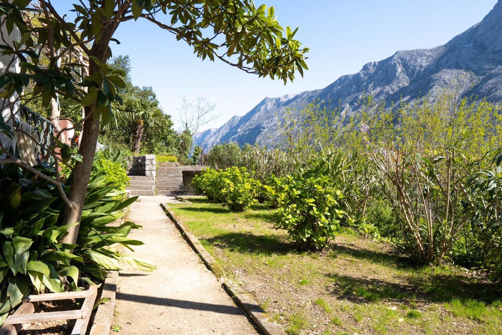 Glanz Antique Paradise Near The Sea Kotor